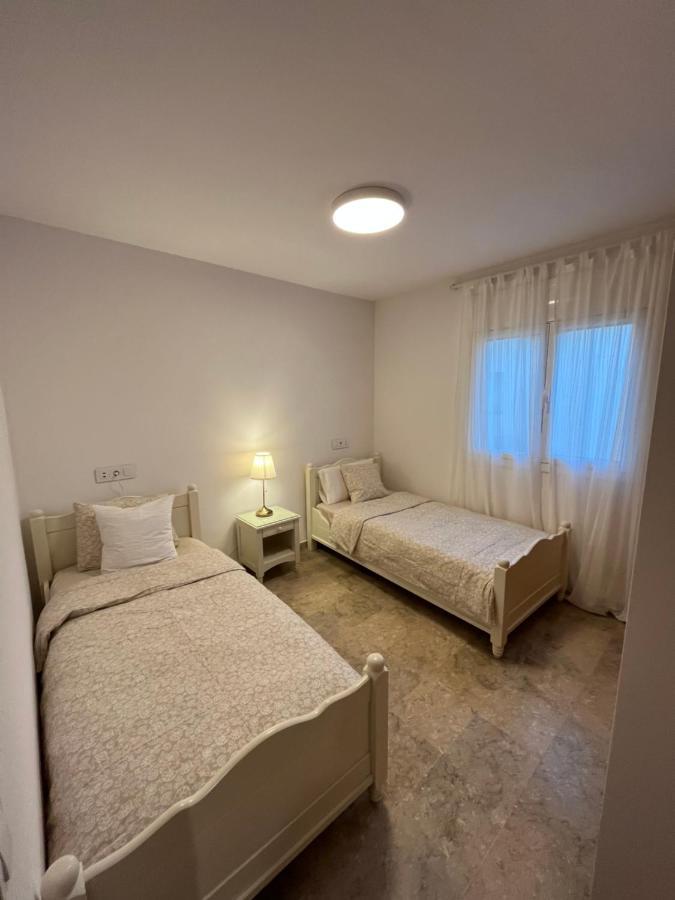 Apartamento Luminoso Paloma A 350 Metros De La Playa Con Parking Gratuito Apartment Сан Фелиу де Гиксолс Екстериор снимка